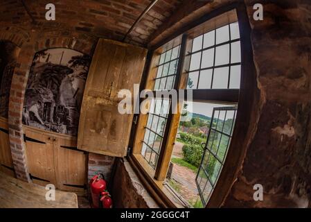 Kinver Edge und The Rock Houses, in einem der Rock Houses, in der Nähe von Stourbridge, Staffordshire. National Trust. Stockfoto