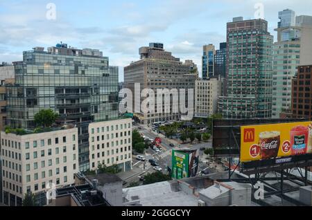 Blick auf Geschäftsgebäude im Tribeca- und SoHo-Viertel. Lower Manhattan. New York City, New York, USA. 19. Juli 2021. Stockfoto