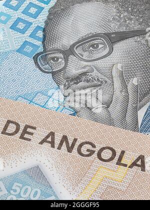 Nahaufnahme von 500 Kwanza der Republik Angola. Polymer-Banknoten des afrikanischen Landes. Detaillierte Aufnahme des Front-Art-Designs. Detailliertes Geld b Stockfoto