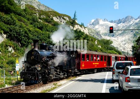 Dampfeisenbahn Furka über die Bergstraße Furka Pass, Region Furka, Wallis, Schweiz Stockfoto