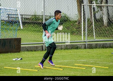 San Salvador, El Salvador. August 2021. Torwart Jonathan Guardado sah während der Trainingseinheit für ein Qualifikationsspiel gegen die Vereinigten Staaten für einen Ticker zur Qatar 2022 Weltmeisterschaft. Kredit: SOPA Images Limited/Alamy Live Nachrichten Stockfoto