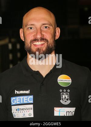 Assistant Coach Yves Grafenhorst SC Magdeburg HBL Liqui Moly Handball Bundesliga Saison 2021-22 Stockfoto