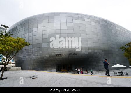 Das ikonische Dongdaemun Design Plaza in Seoul, Korea. Stockfoto