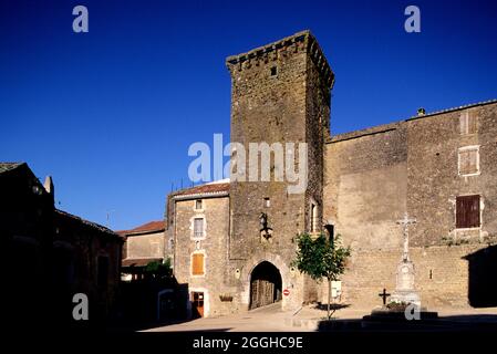 FRANKREICH. AVEYRON (12) STE EULALIE DE CERNON VILLAGE (COMPOSTELLE RELIGIOUS WAY) Stockfoto