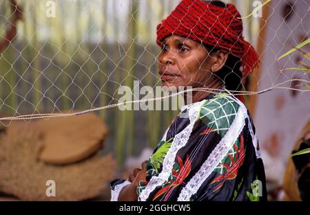FRANKREICH. NEUKALEDONIEN, LOYALITÄTSARCHIPEL, MARE ISLAND, IGNAME-FEIER, MELANESISCHE FRAU Stockfoto