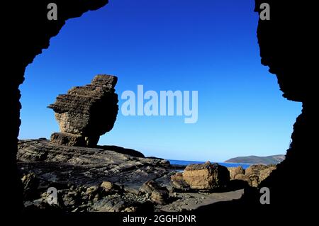 NEUKALEDONIEN. GROSSE INSEL. REGION BOURAIL. ROCHE PERCEE STRAND Stockfoto