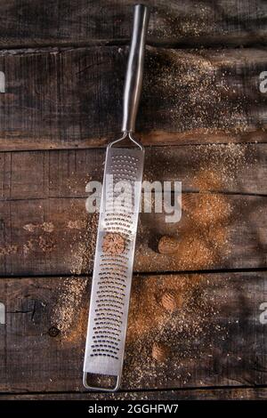 Detail des ehernen Muskatnuss Geschmack einzigartig zu bestimmten Lebensmitteln und Aromen Stockfoto