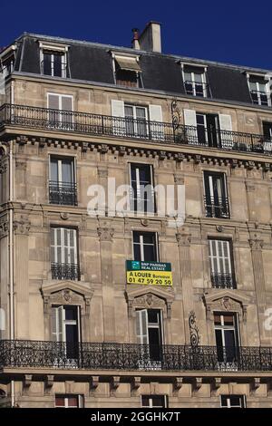 FRANKREICH. PARIS (75) 11 BEZIRK EME. GEBÄUDE AUF VOLTAIRE BOULVARD Stockfoto