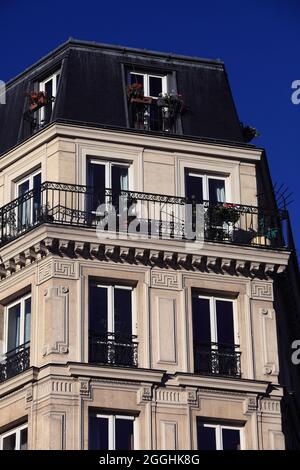 FRANKREICH. PARIS (75) 11 BEZIRK EME. GEBÄUDE AUF VOLTAIRE BOULVARD Stockfoto