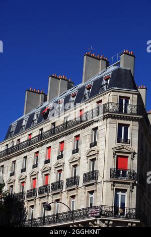 FRANKREICH. PARIS (75) 11 BEZIRK EME. GEBÄUDE AUF VOLTAIRE BOULVARD Stockfoto