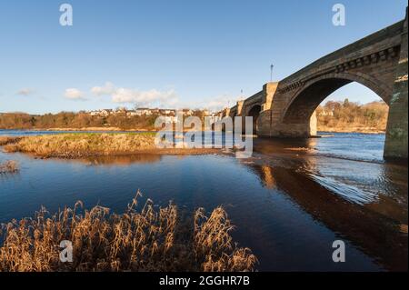 Die Brücke über den Fluss Tyne bei Corbridge in Northumberland Stockfoto