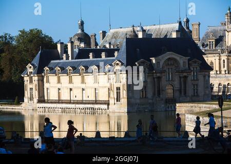 FRANKREICH. OISE (60) TAL NONETTE. SCHLOSS CHANTILLY, SEIT 1960 KLASSIFIZIERT. MIT AUSNAHME DER "KLEINEN BURG", ERBAUT IM SECHZEHNTEN JAHRHUNDERT Stockfoto