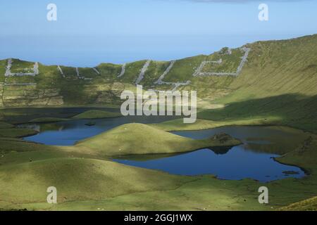 Wandern auf den abgelegenen Caldeira do Corvo, Corvo, Azoren Stockfoto