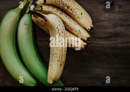 Blick von oben auf frische Bananen Stockfoto