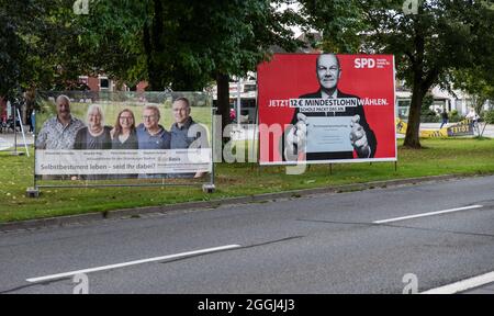 08/27/2021 Wahlposter Für Die Bundestagswahl 2021 In Oldenburg. Im Bildwahlplakat der SPD und die Basis. Stockfoto