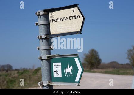 Freizügiges Byway-Zeichen. Imber Range Pfad. Stockfoto