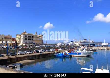 Juli 17 2021 - Pozzuoli, Italien: Der alte Hafen von Pozzuoli, Neapel in Italien Stockfoto