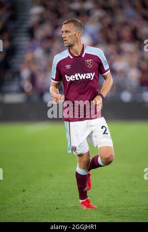 LONDON, ENGLAND - 23. AUGUST: Tomáš Souček während des Premier League-Spiels zwischen West Ham United und Leicester City im London Stadium am August Stockfoto