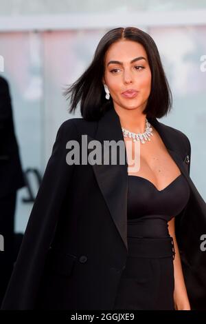 Venedig, Italien. September 2021. 78th Venice Film Festival 2021, 1 serata - Georgina Rodriguez sul Red Carpet Kredit: Unabhängige Fotoagentur/Alamy Live News Stockfoto