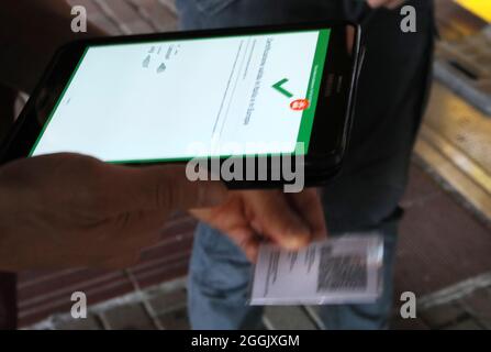 Rom, Italien. September 2021. Rom, erster Tag der grünen Pass-Kontrollen am Bahnhof Tiburtina am Start der abgebildeten Fernzüge: Quelle: Independent Photo Agency/Alamy Live News Stockfoto