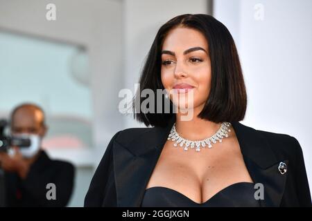 Venedig, Italien. September 2021. 78. Filmfestival von Venedig 2021, 1 Abend - Georgina Rodriguez auf dem Roten Teppich Kredit: Unabhängige Fotoagentur/Alamy Live News Stockfoto