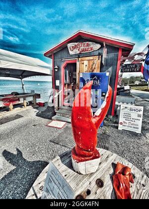 Perry's Lobster Shack ist ein Low-Key-Barack am Wasser, in dem Hummer- und Seafood-Gerichte sowie herzhafte Beilagen und Biere angeboten werden. Stockfoto