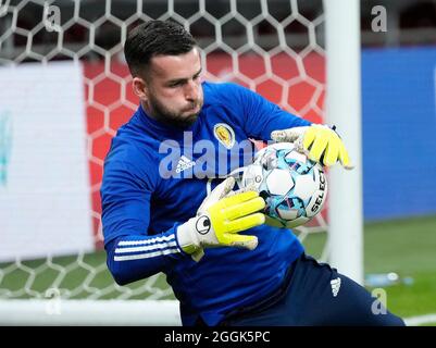 Der schottische Craig Gordon macht sich vor dem Start beim FIFA-WM-Qualifikationsspiel 2022 im Parken Stadium in Kopenhagen warm. Bilddatum: Mittwoch, 1. September 2021. Stockfoto