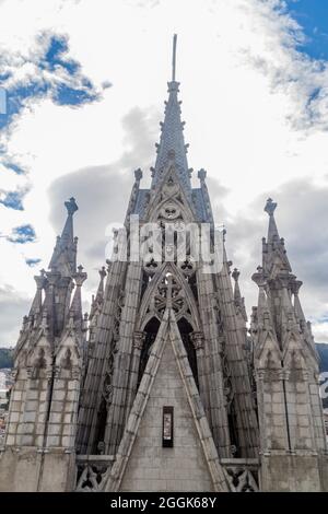 Türme der Basilika des Nationalen Gelübdes in Quito, Ecuador Stockfoto