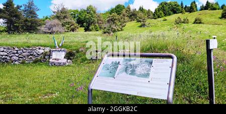 Gebiet des Zweiten Weltkriegs auf dem Monte Stino, Italien, Lombardei, Region Idrosee, Stockfoto