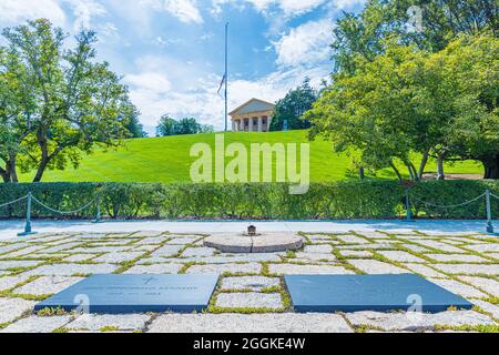 John F. Kennedy Grabstein, Ewige Flamme am Washington Memorial Stockfoto
