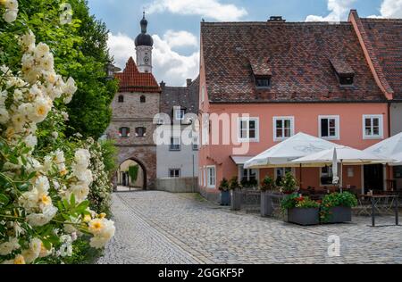 Stadt Landsberg am Lech in Bayern mit dem Bäckertor, erbaut 1435 Stockfoto