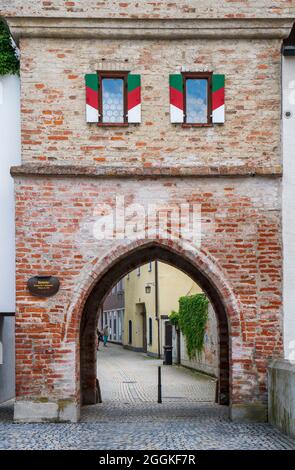Stadt Landsberg am Lech in Bayern mit dem Bäckertor, erbaut 1435 Stockfoto
