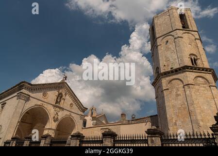 Das Heiligtum von San Michele Arcangelo befindet sich in Monte Sant'Angelo, am Gargano, in der Provinz Foggia. Es ist bekannt als Celeste Basilica, Be Stockfoto