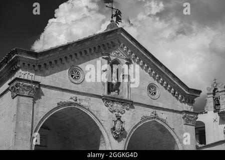 Das Heiligtum von San Michele Arcangelo befindet sich in Monte Sant'Angelo, am Gargano, in der Provinz Foggia. Es ist bekannt als Celeste Basilica, Be Stockfoto