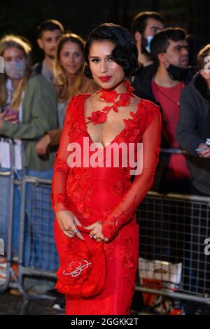 London, Großbritannien. September 2021. Raye bei den GQ Men of the Year Awards 2021, der Tate Modern, London. Bilddatum: Mittwoch, 1. September 2021. Bildnachweis sollte lauten: Matt Crossick/Alamy Live News Stockfoto