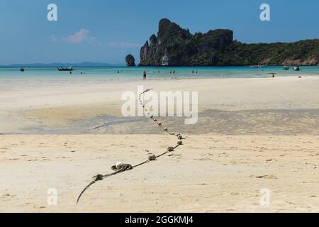 Loh Dalum Beach, Ko Phi Phi Don, Krabi, Thailand, Andamanensee, Indischer Ozean, Asien Stockfoto