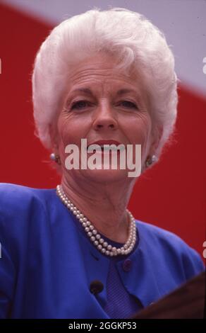 ©1990er Jahre Retrospektive von Ann W. Richards, Gouverneurin von Texas von 1991-1995 als letzter demokratischer Gouverneur des Lone Star State. Sie war offen, lustig und bekannt für ihre fortschrittliche Politik und ihren Feminismus. Stockfoto