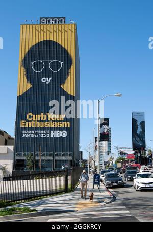 Riesige Werbetafeln für Larry Davids HBO-Show dämpfen Ihre Begeisterung auf dem Sunset Strip in Los Angeles, CA Stockfoto