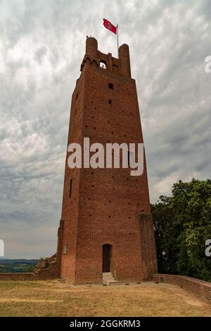 Die Rocca di Federico II ist ein Turm aus dem 13. Jahrhundert in San Miniato. Während des Zweiten Weltkriegs zerstört, wurde es im Jahr 1958 wieder aufgebaut, es ist 37 Stockfoto