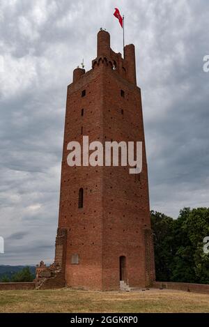 Die Rocca di Federico II ist ein Turm aus dem 13. Jahrhundert in San Miniato. Während des Zweiten Weltkriegs zerstört, wurde es im Jahr 1958 wieder aufgebaut, es ist 37 Stockfoto