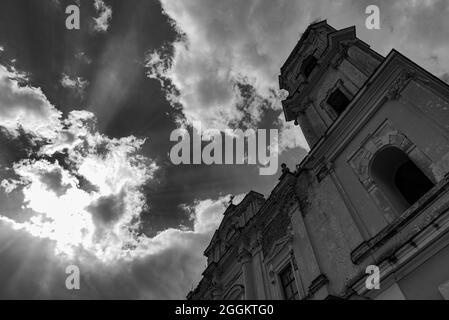 Teano, Kampanien, Kloster Sant'Antonio da Padova. Die Gründung des Klosters von Teano geht auf die erste Hälfte des XIV Jahrhunderts zurück. Stockfoto