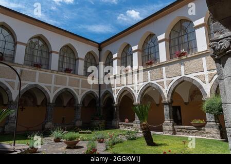 Teano, Kampanien, Kloster Sant'Antonio da Padova. Die Gründung des Klosters von Teano geht auf die erste Hälfte des XIV Jahrhunderts zurück. Stockfoto