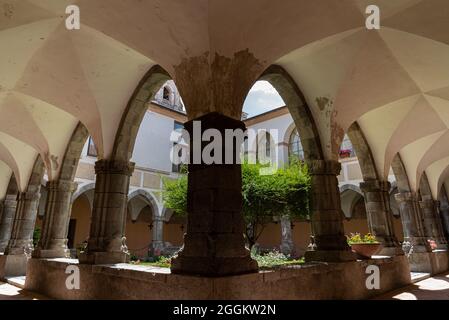 Teano, Kampanien, Kloster Sant'Antonio da Padova. Die Gründung des Klosters von Teano geht auf die erste Hälfte des XIV Jahrhunderts zurück. Stockfoto