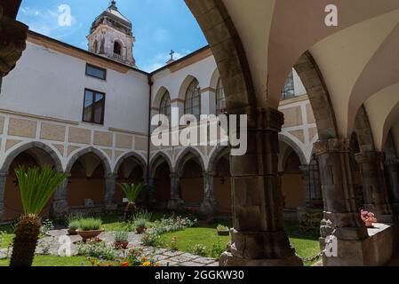 Teano, Kampanien, Kloster Sant'Antonio da Padova. Die Gründung des Klosters von Teano geht auf die erste Hälfte des XIV Jahrhunderts zurück. Stockfoto