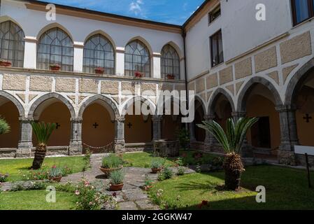 Teano, Kampanien, Kloster Sant'Antonio da Padova. Die Gründung des Klosters von Teano geht auf die erste Hälfte des XIV Jahrhunderts zurück. Stockfoto