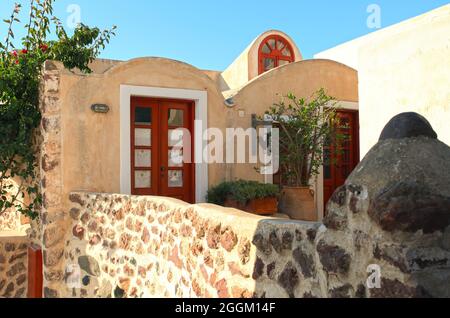 Landschaftlich schöner Blick in Oia, Santorini, Griechenland. Stockfoto