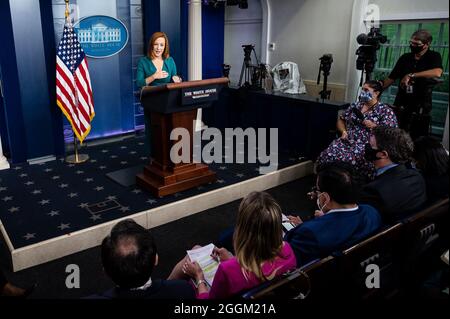 Washington, Usa. September 2021. Jen Psaki, die Pressesprecherin des Weißen Hauses, spricht bei einer Pressekonferenz im Pressesprecheraum des Weißen Hauses. Kredit: SOPA Images Limited/Alamy Live Nachrichten Stockfoto