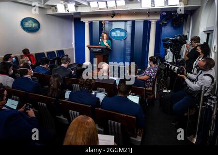 Washington, Usa. September 2021. Jen Psaki, die Pressesprecherin des Weißen Hauses, spricht bei einer Pressekonferenz im Pressesprecheraum des Weißen Hauses. Kredit: SOPA Images Limited/Alamy Live Nachrichten Stockfoto