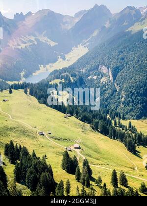 Blick von Hohen Kasten Richtung Sämtisersee und Säntis, hohe Kasten, Alpen Appenzell, Berge, Schweiz, Sämtisersee Stockfoto