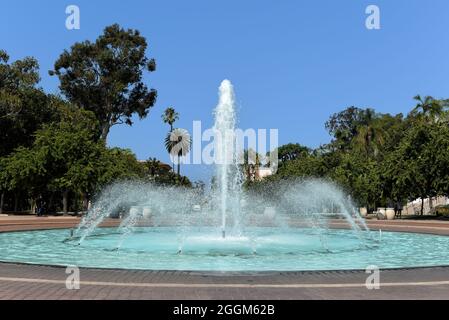 SAN DIEGO, KALIFORNIEN - 25. AUGUST 2021: BEA Evenson Fountain im Balboa Park. Stockfoto